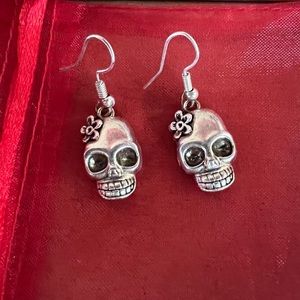 Sugar skull earrings perfect for Halloween.